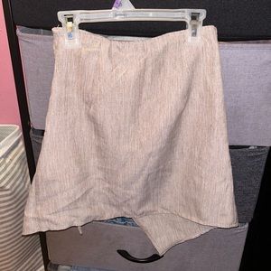 BRAND NEW Pretty Little Thing Skirt (size 00)